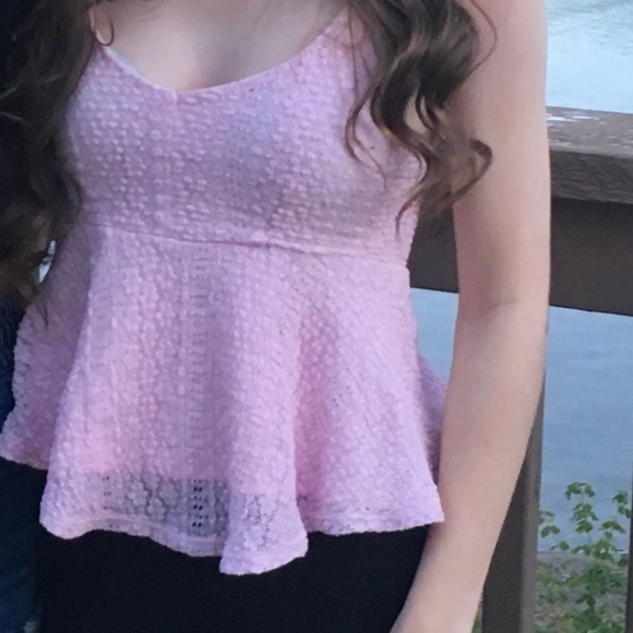 Pink tank top🦋 - Picture 2 of 2